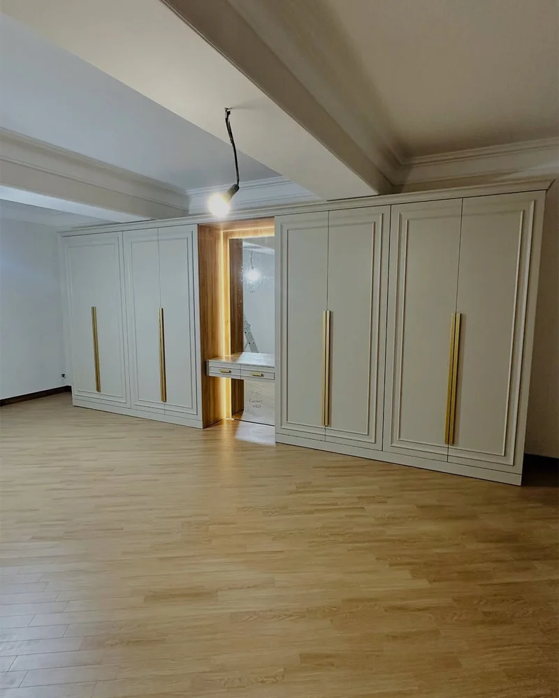 کمد دیواری مدرن و سفید